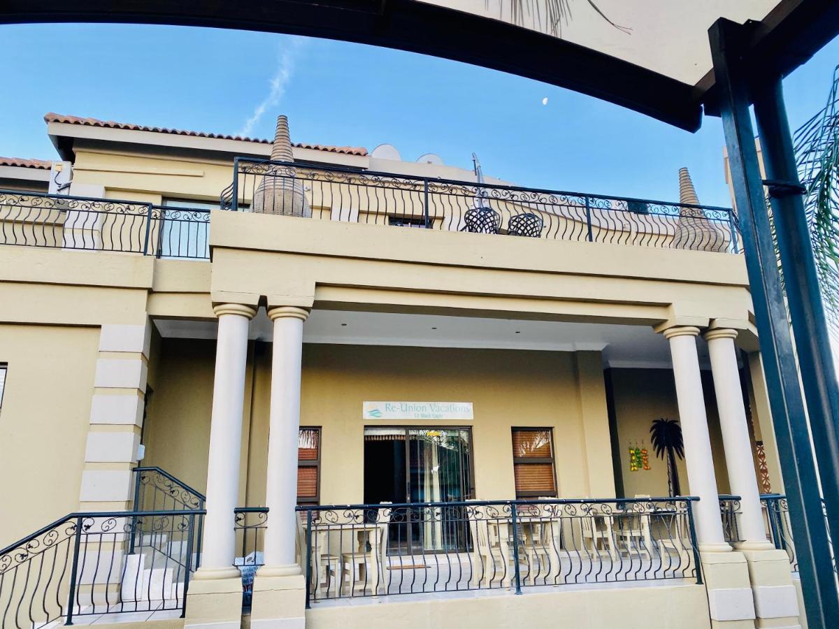 Re-Union Vacations Hotel Хартбееспоорт Екстериор снимка